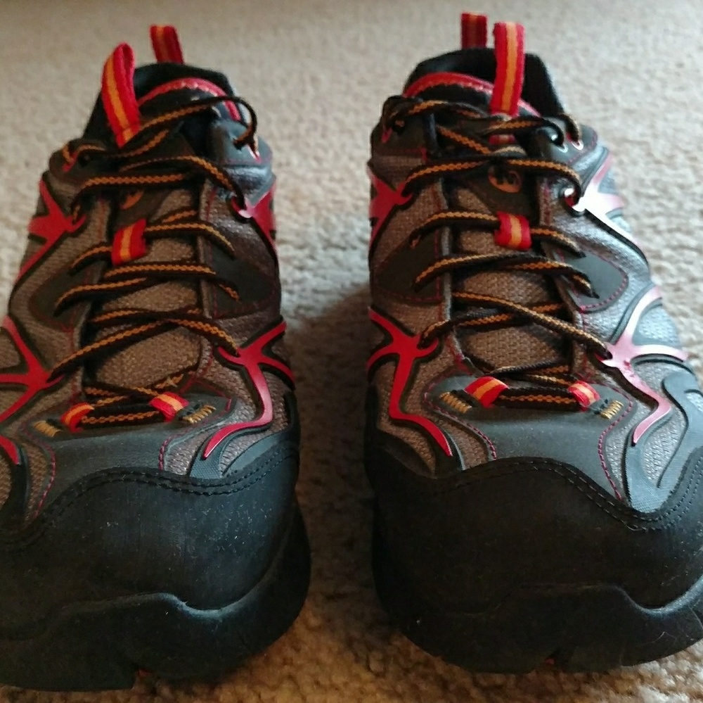 Mens size 9 Merrell Capra Sport Hiking Shoes